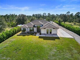 2406 37th Ave NE in Naples, FL - Building Photo