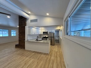 35140 School St in Westland, MI - Foto de edificio - Building Photo