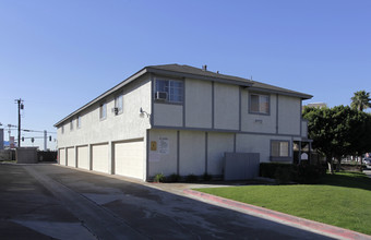 Cedar Grove Apartments in Buena Park, CA - Building Photo - Building Photo