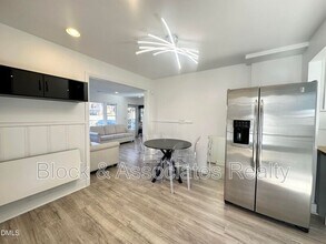 215 N Columbia St in Chapel Hill, NC - Building Photo - Building Photo