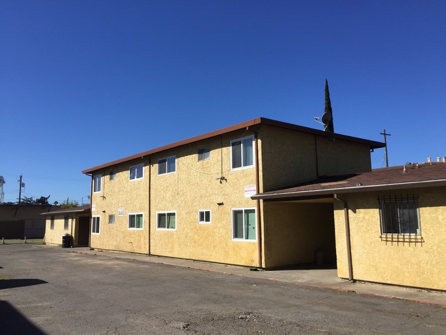 Rio Linda Apartments in Rio Linda, CA - Building Photo - Building Photo