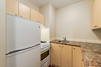 Greenbrook Apartments in Brooks, AB - Building Photo - Building Photo