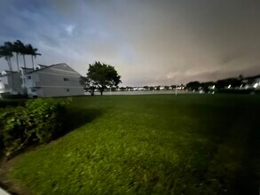 3421 NW 44th St in Lauderdale Lakes, FL - Building Photo - Building Photo