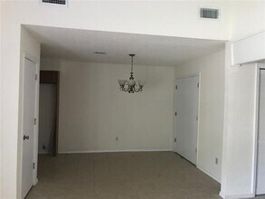 8227 E 65th St in Tulsa, OK - Building Photo - Building Photo