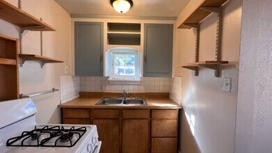 1328 Market St-Unit -1328 Market Street #B in Colorado Springs, CO - Building Photo - Building Photo