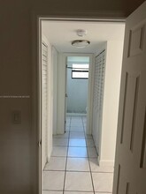 3199 Foxcroft Rd in Miramar, FL - Foto de edificio - Building Photo