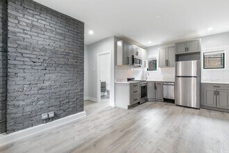 7740 N Eastlake Ter, Unit 2 in Chicago, IL - Foto de edificio - Building Photo