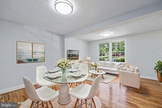 1632 Barnstead Dr in Reston, VA - Building Photo - Building Photo