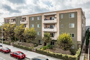 14654 Nordhoff St in Panorama City, CA - Building Photo