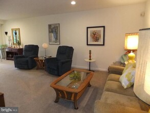 1640 Oakwood Dr in Narberth, PA - Building Photo - Building Photo