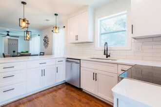 2235 Baker Rd NW in Atlanta, GA - Building Photo - Building Photo