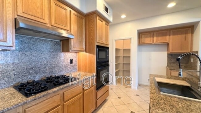 property at 7 Southern Hills Dr