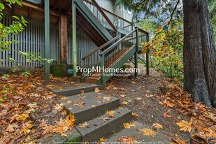 5511 SW Multnomah Blvd in Portland, OR - Building Photo
