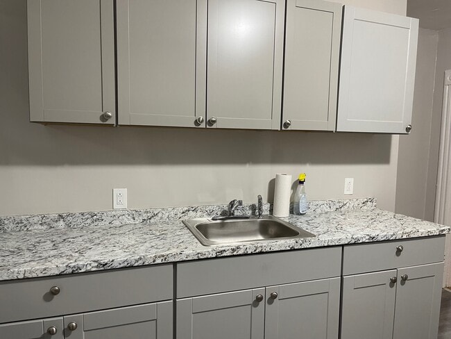 19 Greenwood Hill St, Unit 1st Floor