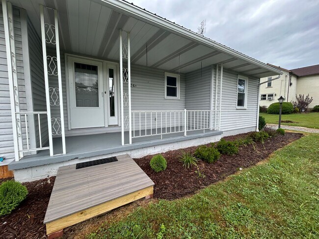 745 N Broad St Ext in Grove City, PA - Building Photo - Building Photo