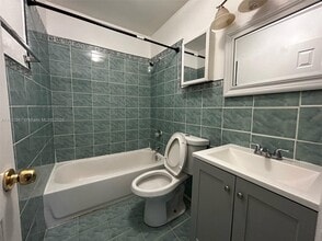 2401 NW 15th St in Fort Lauderdale, FL - Building Photo - Building Photo