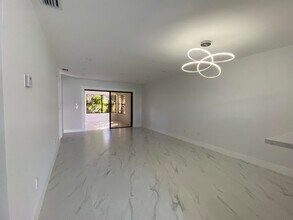 267 NW 36th Ave in Deerfield Beach, FL - Building Photo - Building Photo