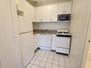1558 York Ave in New York, NY - Building Photo - Building Photo