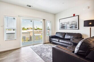Tran Villa Apartments in Sacramento, CA - Building Photo - Building Photo