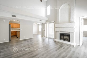 7704 W Oraibi Dr in Glendale, AZ - Foto de edificio - Building Photo