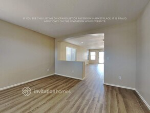 10780 W Roanoke Ave, Unit B73-203 in Avondale, AZ - Foto de edificio - Building Photo