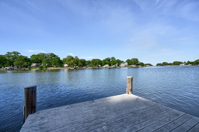 property at 1924 Cedar Rd
