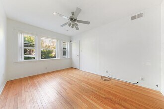 2527 N Ashland Ave in Chicago, IL - Building Photo - Building Photo