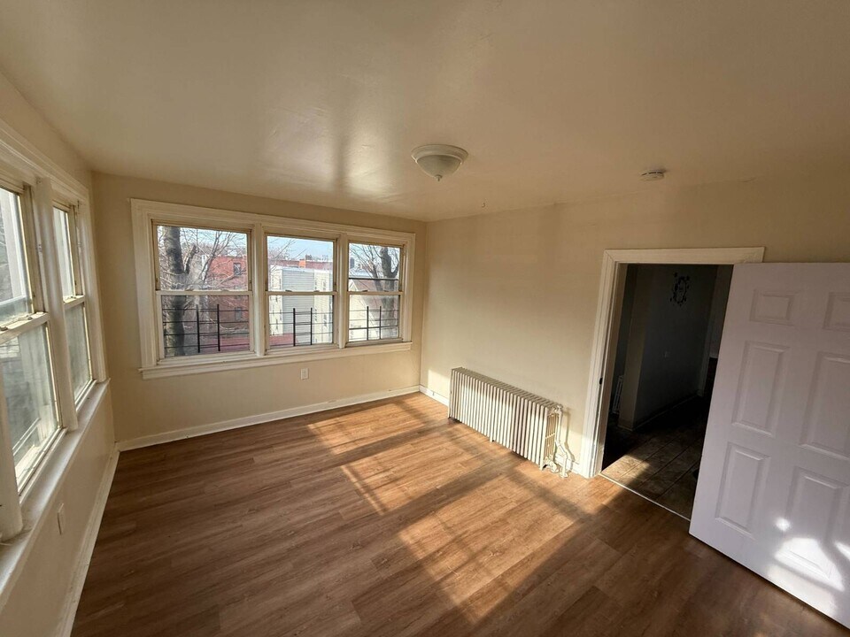 22 Cliff St in Yonkers, NY - Building Photo