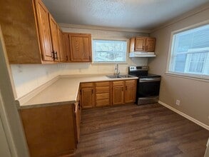 2501 Oakridge Rd in Fort Wayne, IN - Building Photo - Building Photo