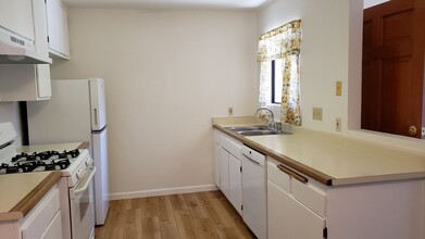 3420 Santa Maria Way in Santa Maria, CA - Building Photo - Building Photo