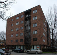 7351-7353 Garden Ct in River Forest, IL - Foto de edificio - Building Photo