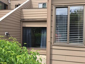 3353 Beacon St in North Chicago, IL - Building Photo