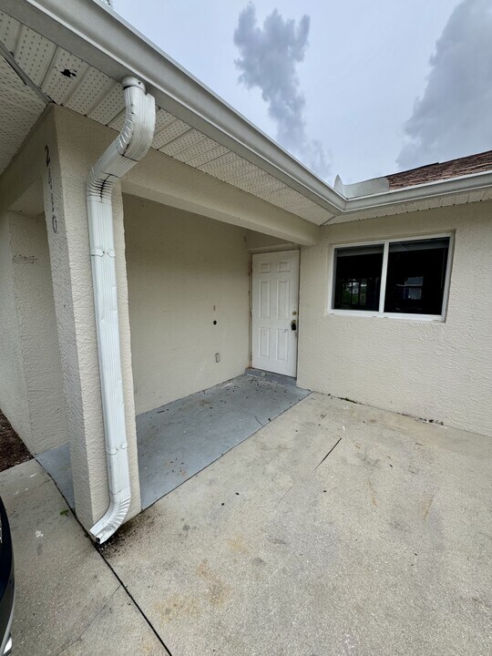 2410 George Ave S in Lehigh Acres, FL - Building Photo