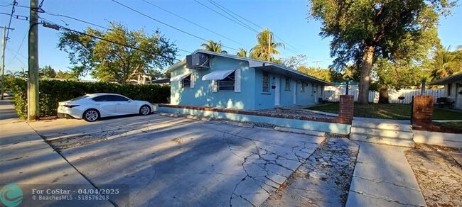 729-F N 28th Ave in Hollywood, FL - Foto de edificio - Building Photo