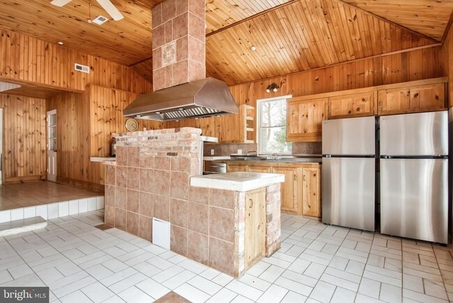 6561 Shady Side Rd in Shady Side, MD - Building Photo - Building Photo