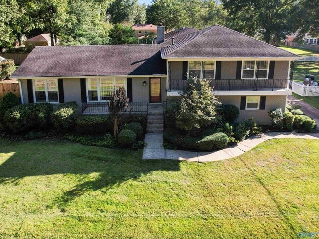 property at 826 Eldorado Ave SE