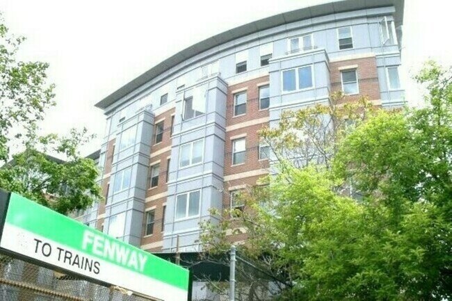 16 Miner St, Unit 6 in Boston, MA - Building Photo - Building Photo