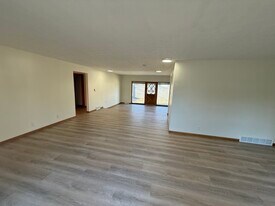 757 Southeast Ave in Tallmadge, OH - Building Photo