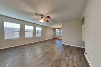 16730 N Bob White Dr in Conroe, TX - Building Photo - Building Photo