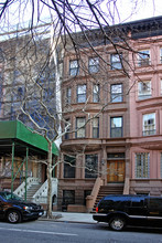 39 W 70th St in New York, NY - Building Photo - Building Photo