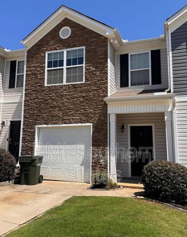 property at 31 Moorlyn Ln