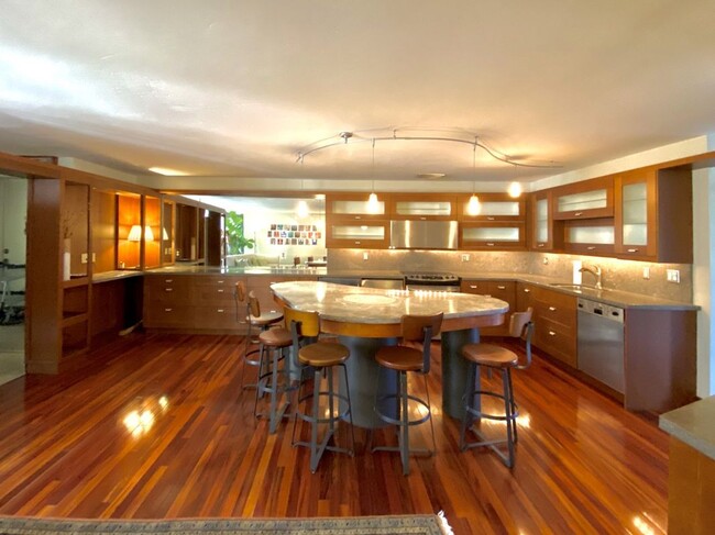 7811 Eads Ave in San Diego, CA - Foto de edificio - Building Photo