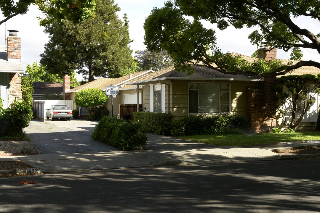 1622-1624 Lark Ave in Redwood City, CA - Building Photo