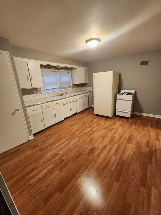 2016 W Keefe Ave in Milwaukee, WI - Building Photo