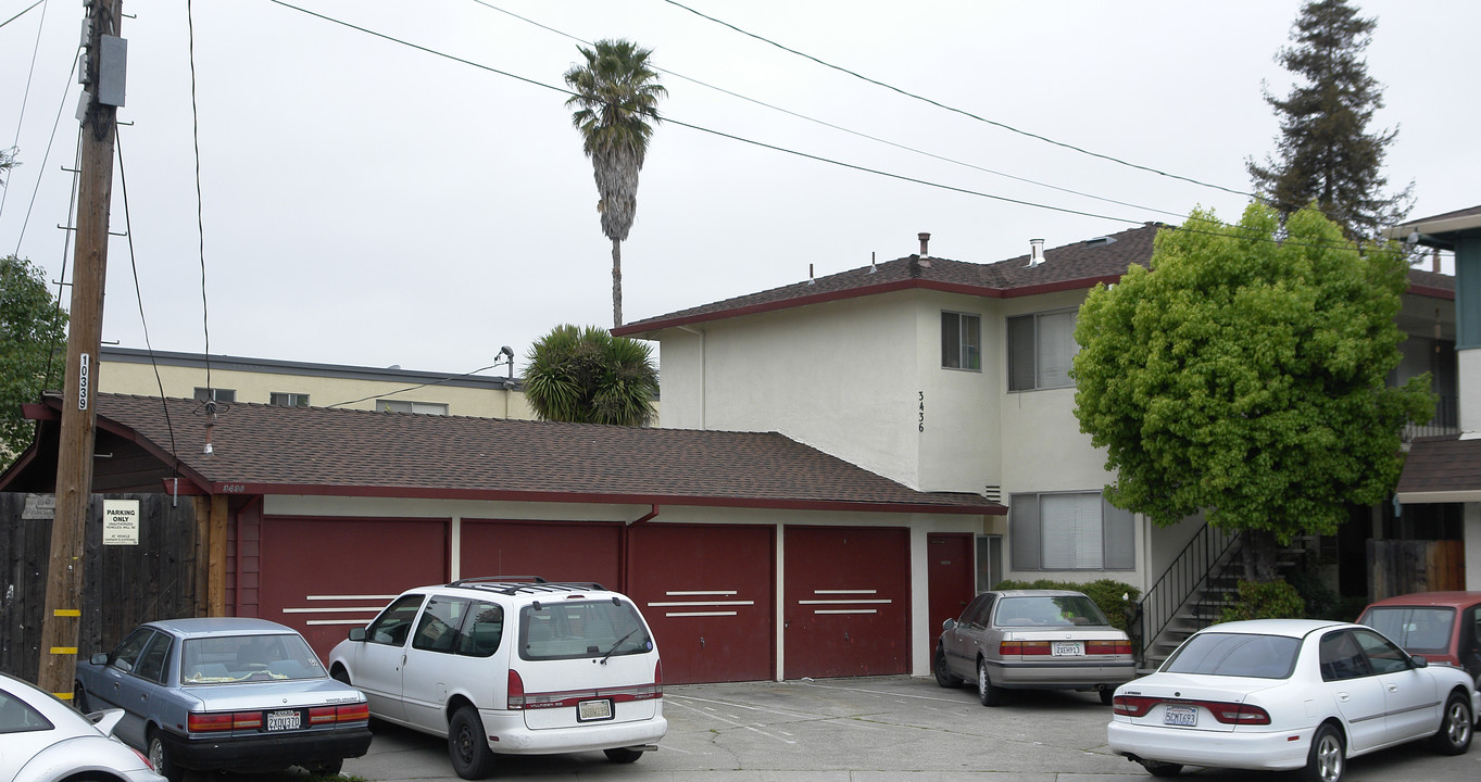 3436 Redwood Ct in Castro Valley, CA - Foto de edificio