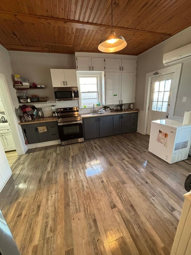 property at 75 Duke St