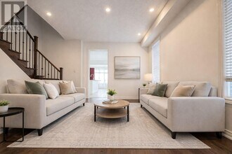 74 Beechborough Cres in East Gwillimbury, ON - Building Photo - Building Photo