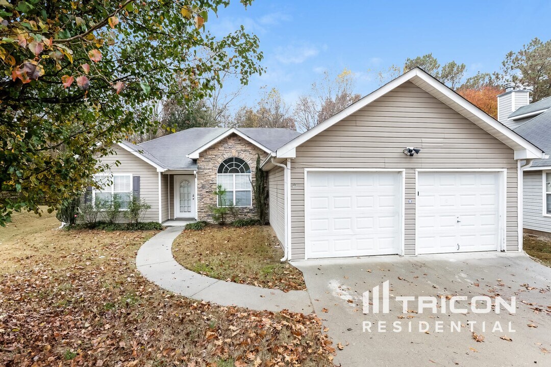 4083 Percheron Ln SW in Snellville, GA - Building Photo