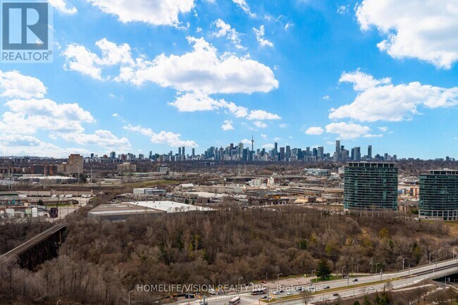 20-2420 Inn On The Pk Dr in Toronto, ON - Building Photo - Building Photo