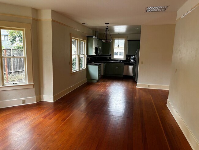 1241 Pismo St in San Luis Obispo, CA - Building Photo - Building Photo